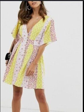 Skylar rose mini floral dress.‎ XS